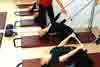 Duo Session Reformer "Thigh stretch" in the Pilates Studio - Palma Personal Training
