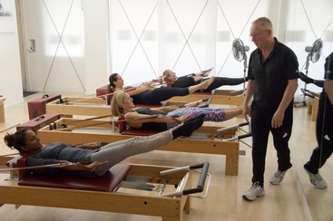 Pilates Studio Palma personal Training workshop with Bob Liekens the hundreds on the reformer.